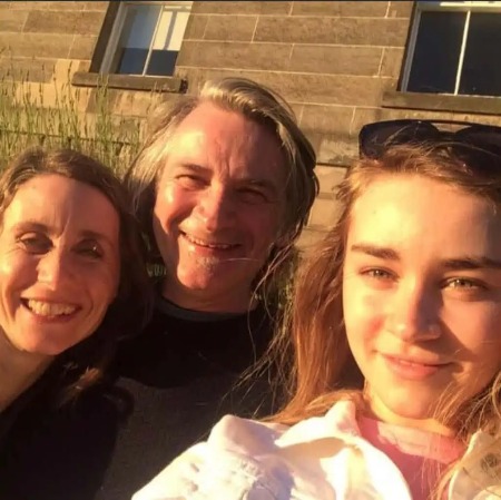 Silvie Furneaux with her parents Ruth Hollyman and Pual Furneaux.